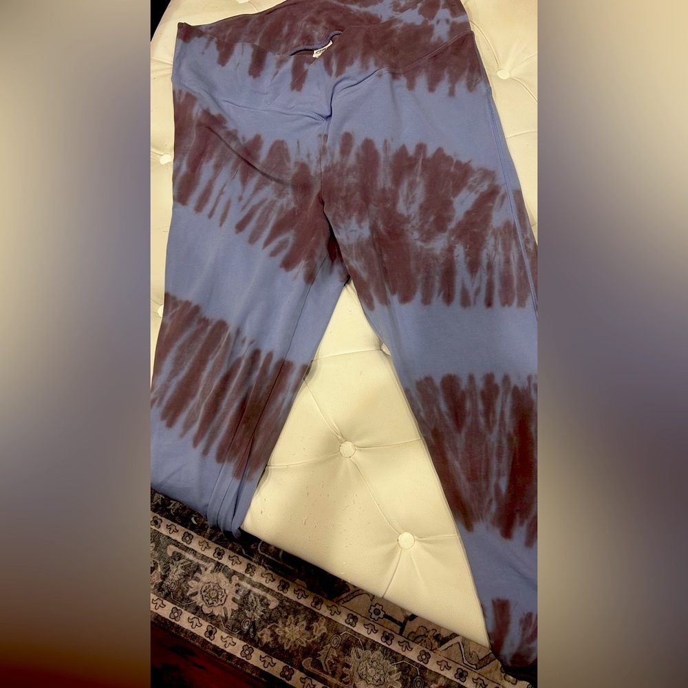 PINK Victoria's Secret purple Tie-Dye Leggings
